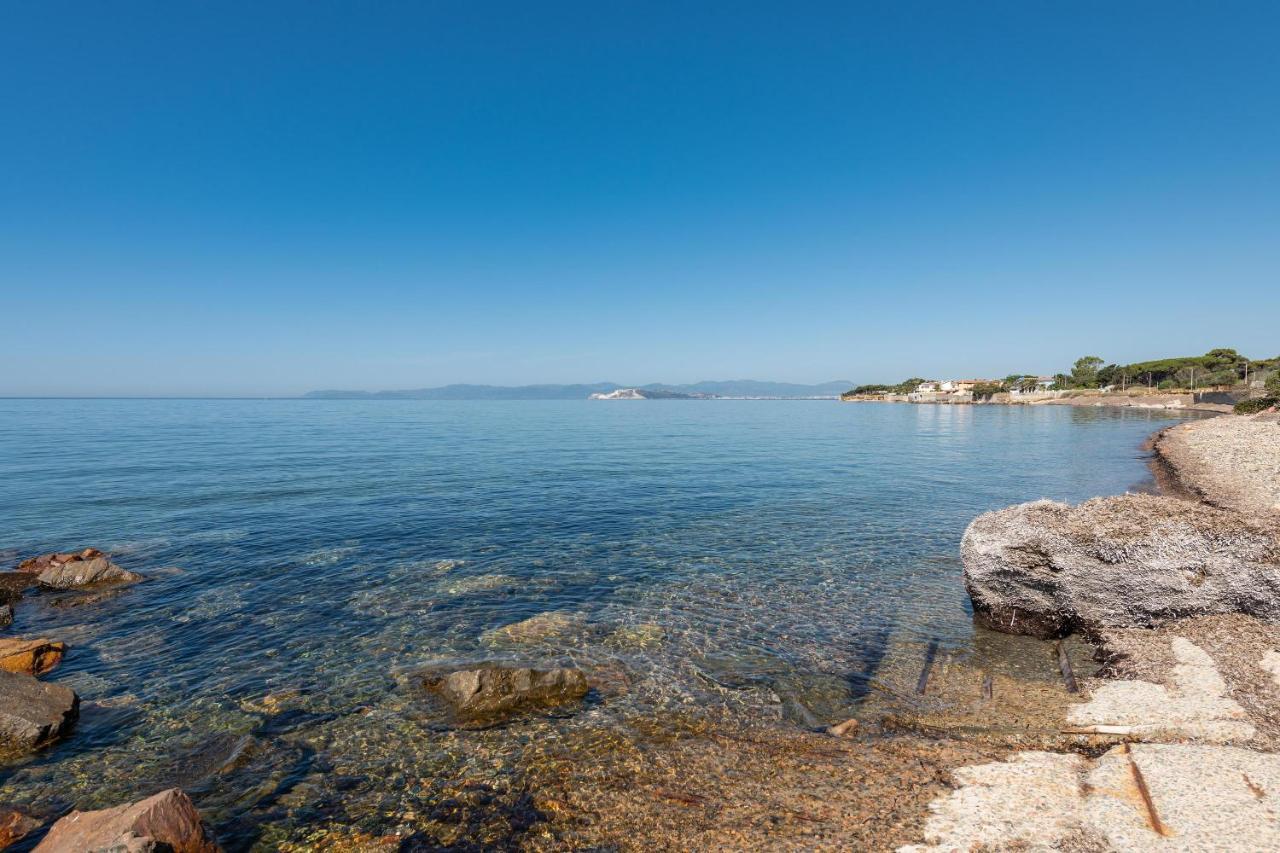 La Casa Davanti Al Mare 콰르투 산텔레나 외부 사진